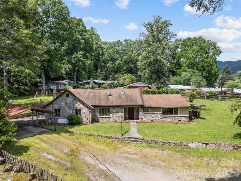 64 Turner Branch, Maggie Valley, NC 28751.  MLS# CAR4398264, YatesRealty ID 38415. 