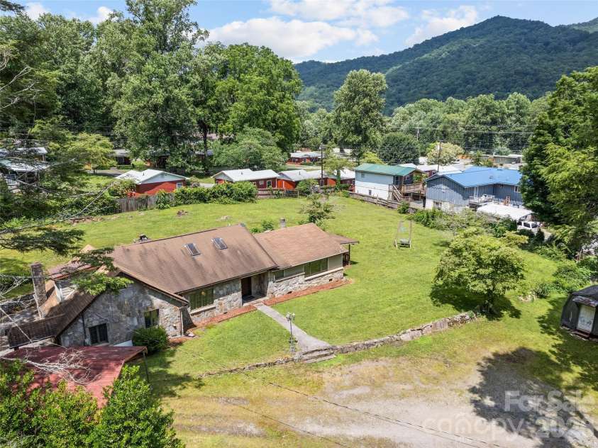 64 Turner Branch, Maggie Valley, NC 28751.  MLS# CAR4398264, YatesRealty ID 38415. 
