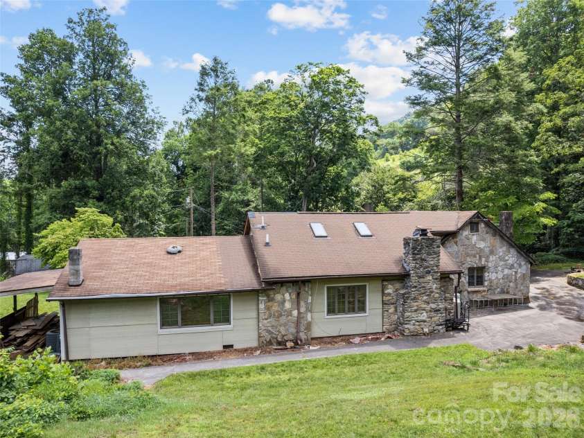 64 Turner Branch, Maggie Valley, NC 28751.  MLS# CAR4398264, YatesRealty ID 38415. 
