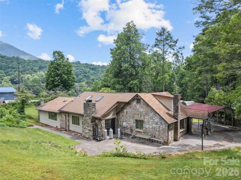 64 Turner Branch, Maggie Valley, NC 28751.  MLS# CAR4398264, YatesRealty ID 38415. 