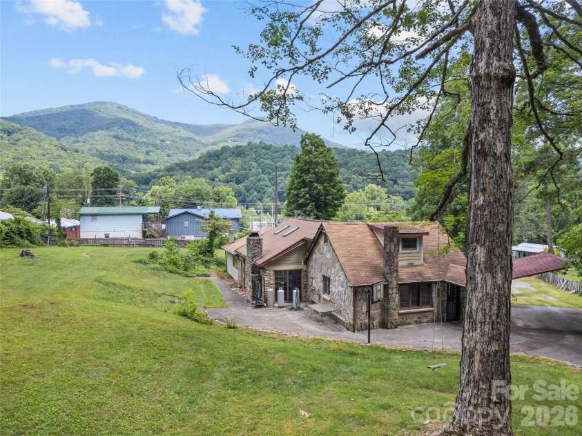 64 Turner Branch, Maggie Valley, NC 28751.  MLS# CAR4398264, YatesRealty ID 38415. 
