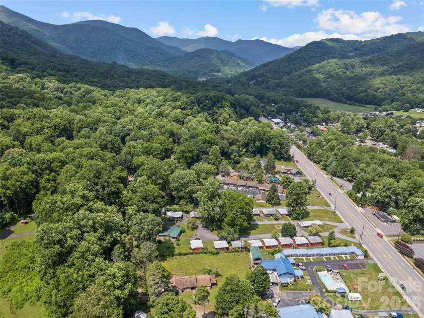 64 Turner Branch, Maggie Valley, NC 28751.  MLS# CAR4398264, YatesRealty ID 38415. 