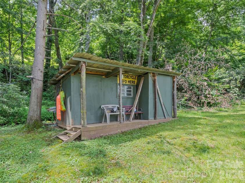 64 Turner Branch, Maggie Valley, NC 28751.  MLS# CAR4398264, YatesRealty ID 38415. 