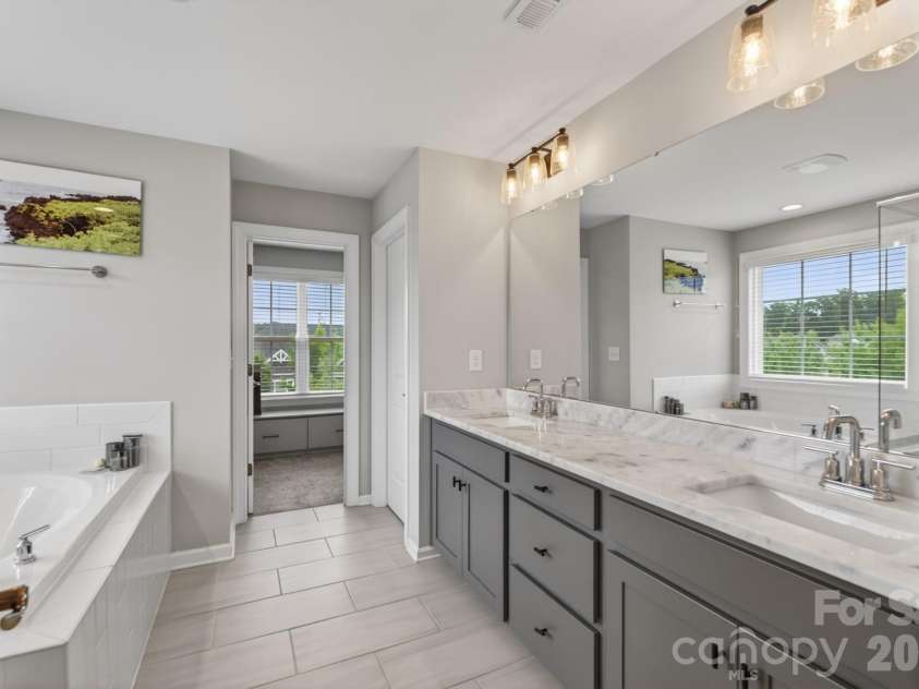 5100 Watercrest Trail, Belmont, NC 28012.  MLS# CAR4387438, YatesRealty ID 38418. Primary Bathroom