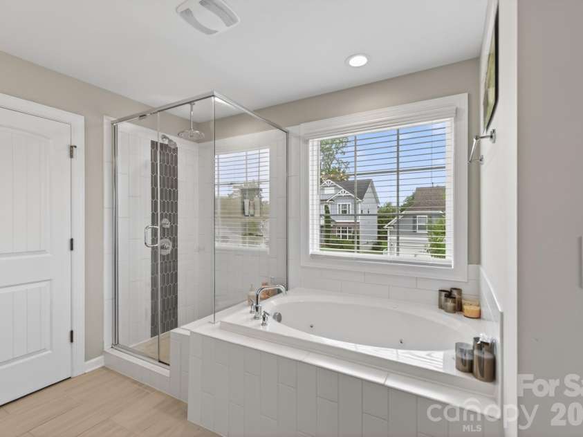 5100 Watercrest Trail, Belmont, NC 28012.  MLS# CAR4387438, YatesRealty ID 38418. Primary Bathroom