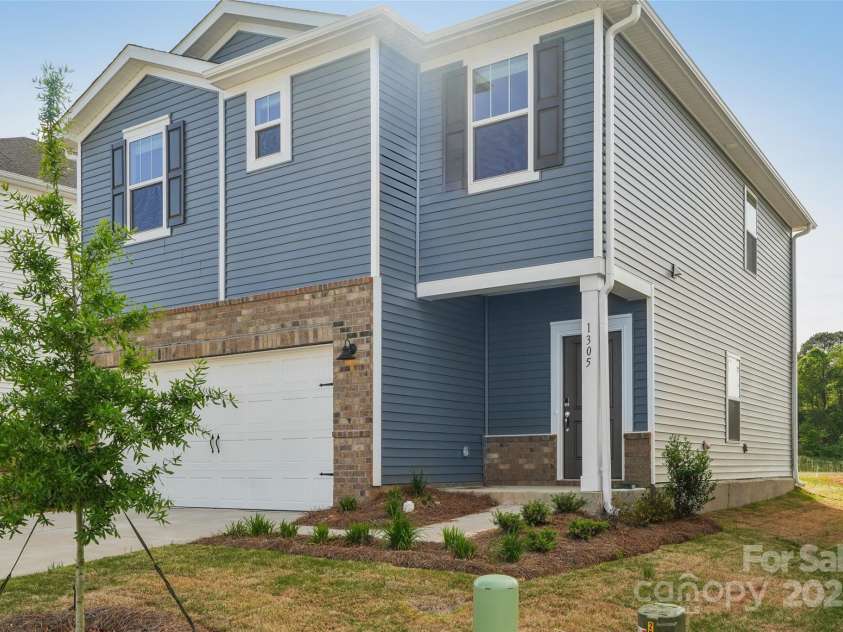 1437 Wildflower Street, Newton, NC 28658.  MLS# CAR4331232, YatesRealty ID 3842. 