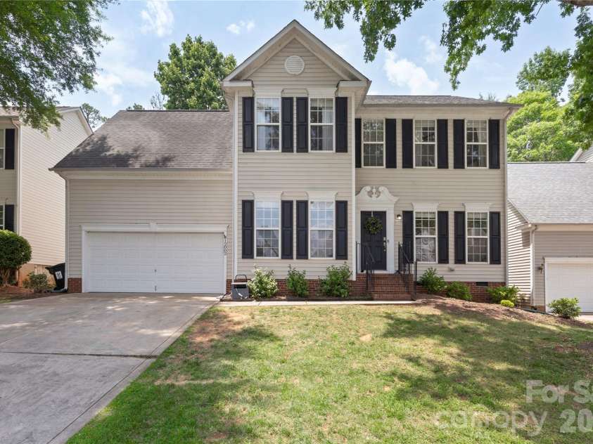12002 Harmon Lane, Pineville, NC 28134.  MLS# CAR4395944, YatesRealty ID 38424. 