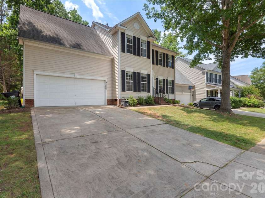 12002 Harmon Lane, Pineville, NC 28134.  MLS# CAR4395944, YatesRealty ID 38424. 