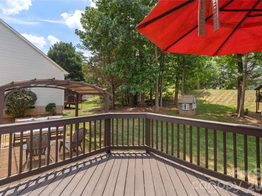 12002 Harmon Lane, Pineville, NC 28134.  MLS# CAR4395944, YatesRealty ID 38424. 