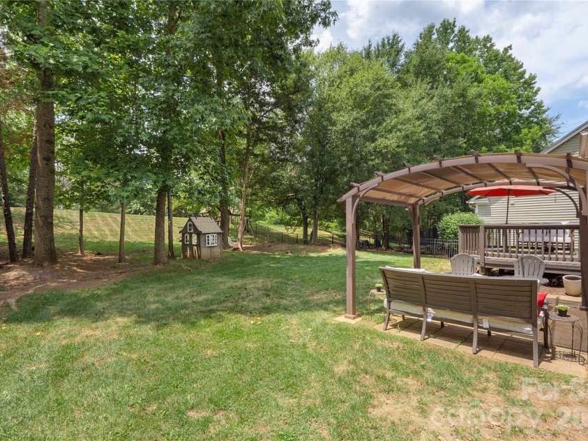 12002 Harmon Lane, Pineville, NC 28134.  MLS# CAR4395944, YatesRealty ID 38424. 