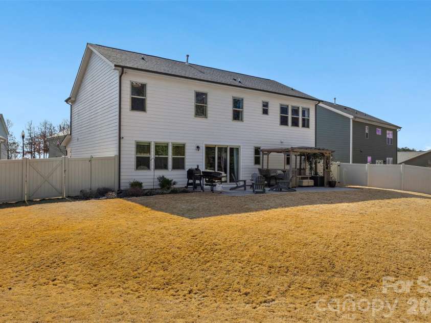 15014 Autumn Sage Drive, Charlotte, NC 28278.  MLS# CAR4345872, YatesRealty ID 3843. 