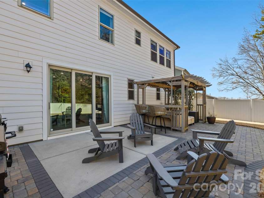 15014 Autumn Sage Drive, Charlotte, NC 28278.  MLS# CAR4345872, YatesRealty ID 3843. 