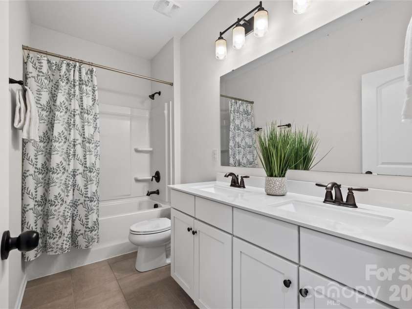 15014 Autumn Sage Drive, Charlotte, NC 28278.  MLS# CAR4345872, YatesRealty ID 3843. 