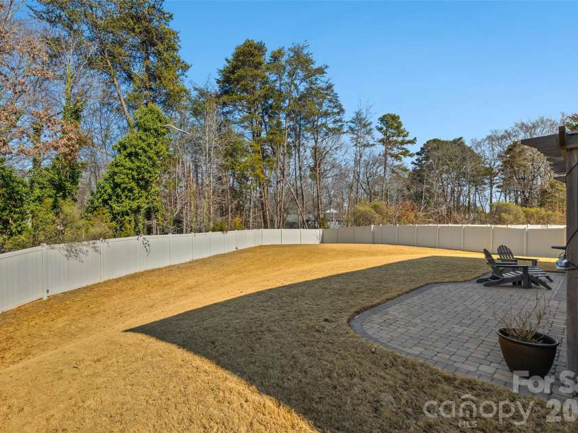 15014 Autumn Sage Drive, Charlotte, NC 28278.  MLS# CAR4345872, YatesRealty ID 3843. 