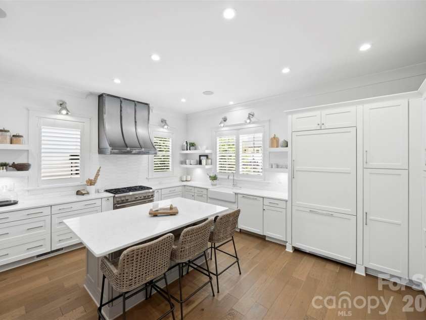 512 Living Way, Charlotte, NC 28204.  MLS# CAR4397058, YatesRealty ID 38430. Chef's Kitchen With Ample Storage