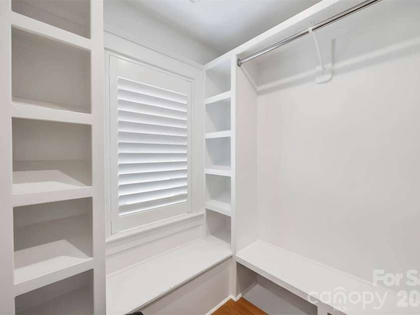 512 Living Way, Charlotte, NC 28204.  MLS# CAR4397058, YatesRealty ID 38430. Custom Closet