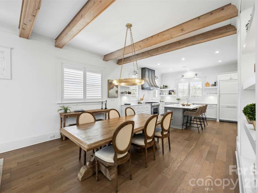 512 Living Way, Charlotte, NC 28204.  MLS# CAR4397058, YatesRealty ID 38430. Dining Area and Chef's Kitchen