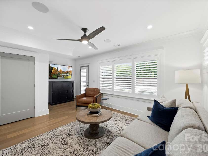 512 Living Way, Charlotte, NC 28204.  MLS# CAR4397058, YatesRealty ID 38430. Lower Level Flex Space