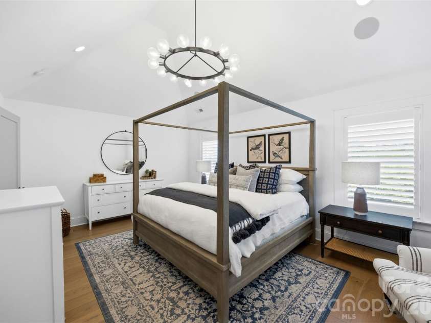 512 Living Way, Charlotte, NC 28204.  MLS# CAR4397058, YatesRealty ID 38430. Primary Bedroom