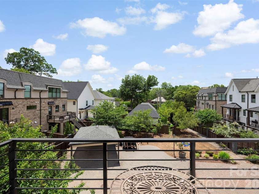 512 Living Way, Charlotte, NC 28204.  MLS# CAR4397058, YatesRealty ID 38430. Secondary Suite - Balcony