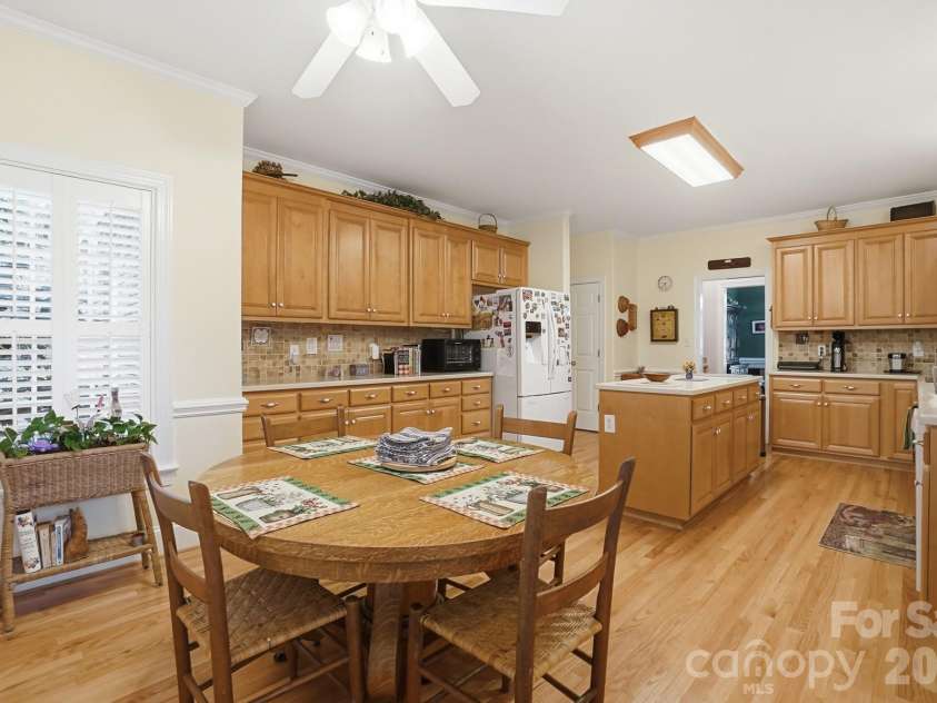 7650 Cotton Street, Harrisburg, NC 28075.  MLS# CAR4393142, YatesRealty ID 38431. Breakfast