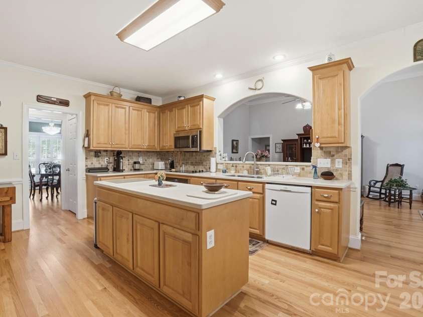 7650 Cotton Street, Harrisburg, NC 28075.  MLS# CAR4393142, YatesRealty ID 38431. Kitchen Island