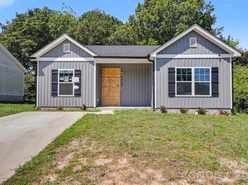 219 Scruggs Street, Gastonia, NC 28052.  MLS# CAR4403298, YatesRealty ID 38433. 