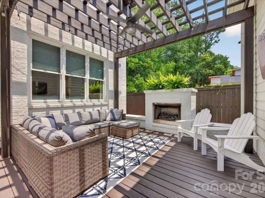 748 Ellsworth Road, Charlotte, NC 28211.  MLS# CAR4391211, YatesRealty ID 38434. 