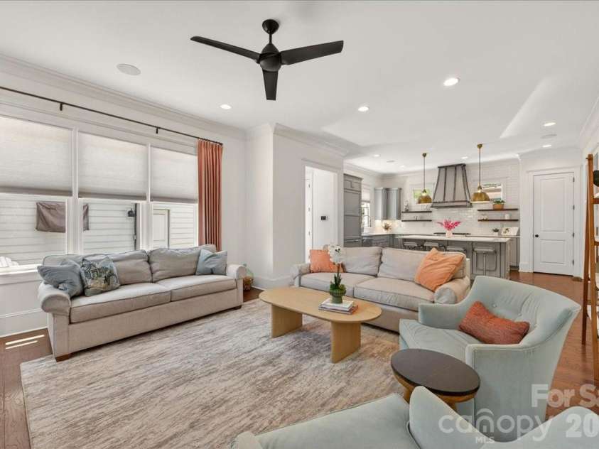 748 Ellsworth Road, Charlotte, NC 28211.  MLS# CAR4391211, YatesRealty ID 38434. 