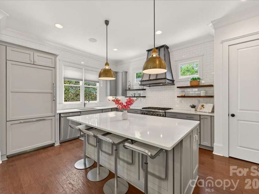 748 Ellsworth Road, Charlotte, NC 28211.  MLS# CAR4391211, YatesRealty ID 38434. 