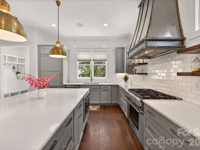 748 Ellsworth Road, Charlotte, NC 28211.  MLS# CAR4391211, YatesRealty ID 38434. 