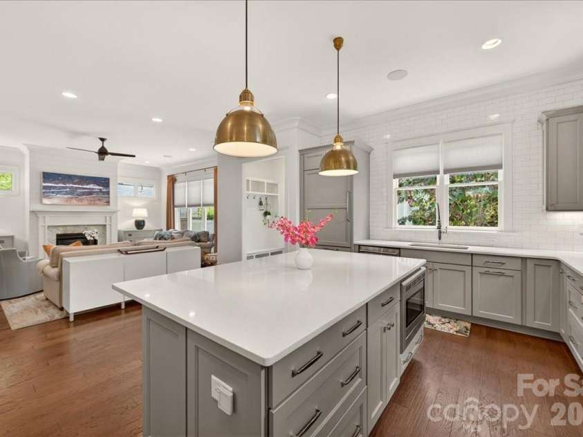 748 Ellsworth Road, Charlotte, NC 28211.  MLS# CAR4391211, YatesRealty ID 38434. 