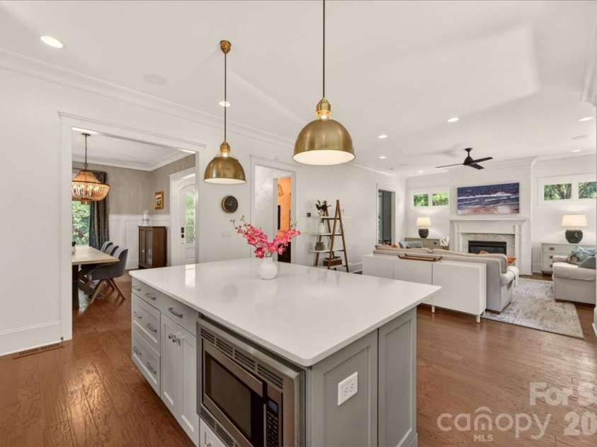 748 Ellsworth Road, Charlotte, NC 28211.  MLS# CAR4391211, YatesRealty ID 38434. 