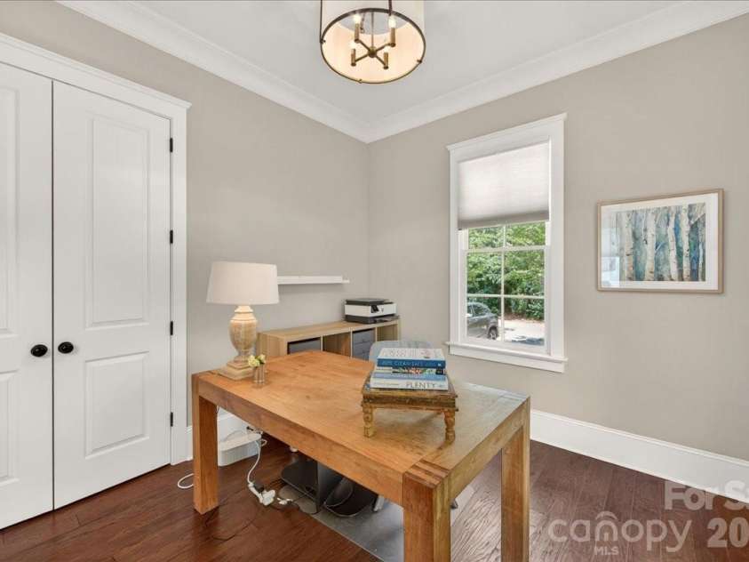 748 Ellsworth Road, Charlotte, NC 28211.  MLS# CAR4391211, YatesRealty ID 38434. 