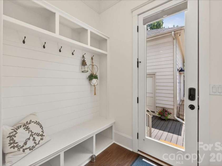 748 Ellsworth Road, Charlotte, NC 28211.  MLS# CAR4391211, YatesRealty ID 38434. 