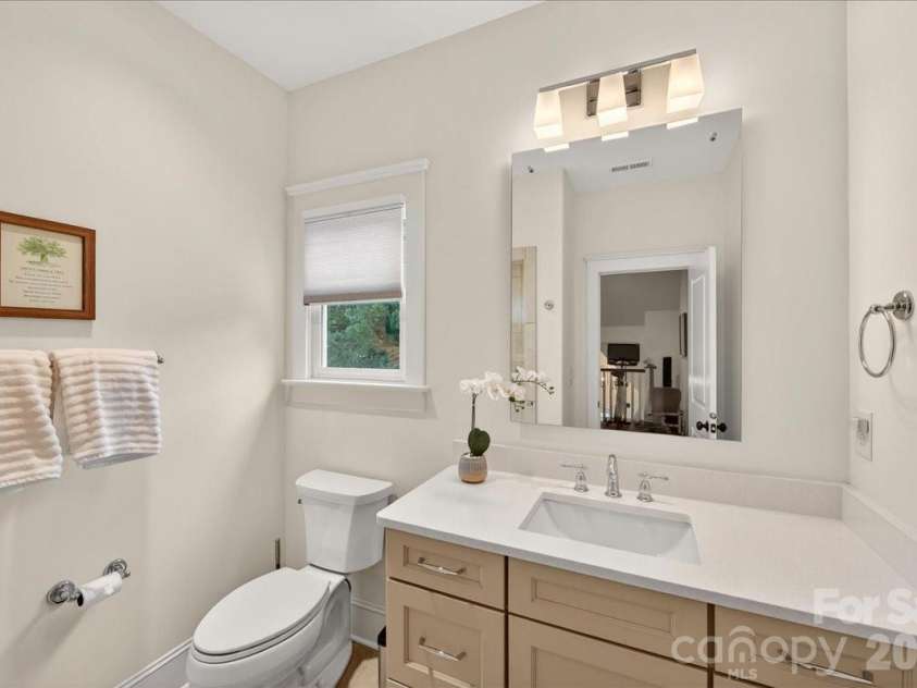 748 Ellsworth Road, Charlotte, NC 28211.  MLS# CAR4391211, YatesRealty ID 38434. 