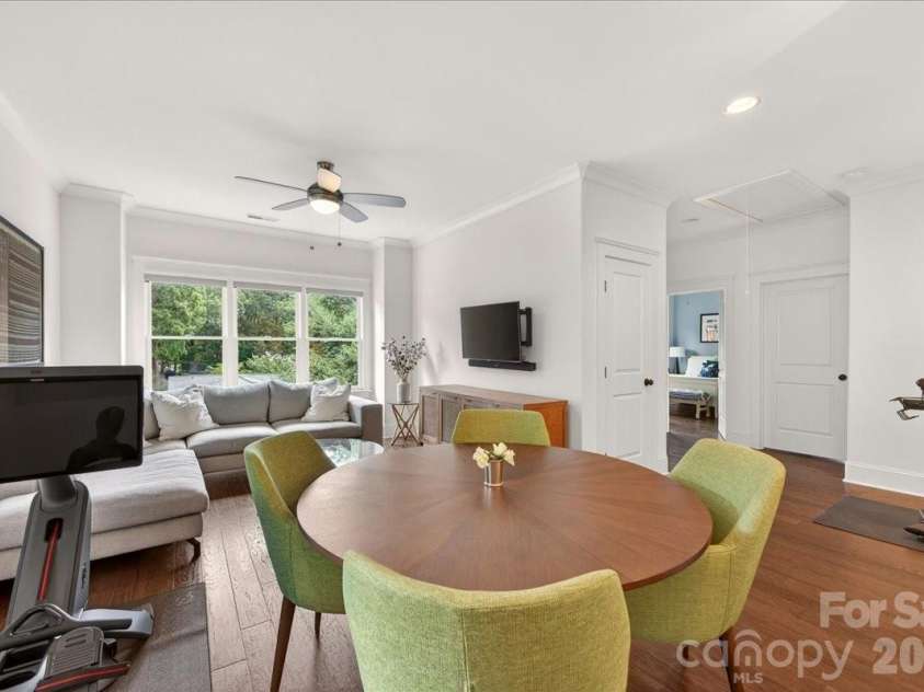 748 Ellsworth Road, Charlotte, NC 28211.  MLS# CAR4391211, YatesRealty ID 38434. 