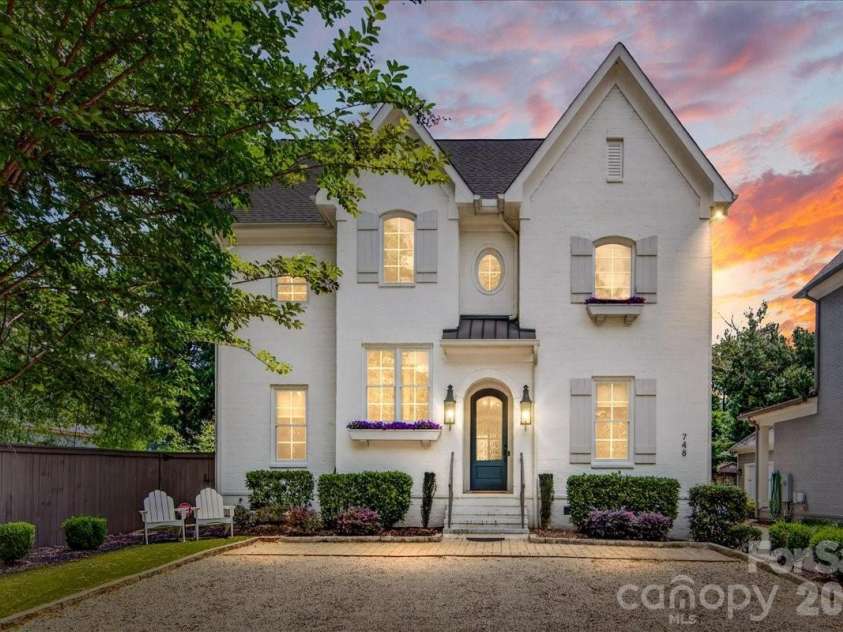 748 Ellsworth Road, Charlotte, NC 28211.  MLS# CAR4391211, YatesRealty ID 38434. 