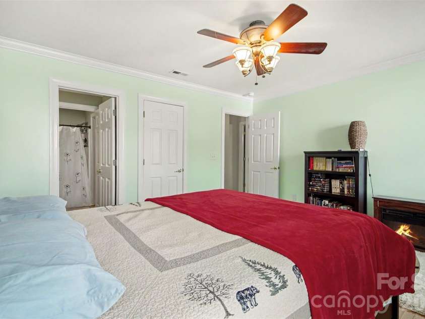 5107 Summerell Avenue, Gastonia, NC 28056.  MLS# CAR4404907, YatesRealty ID 38435. 