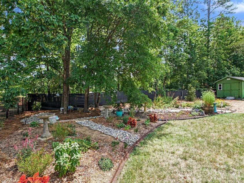 5107 Summerell Avenue, Gastonia, NC 28056.  MLS# CAR4404907, YatesRealty ID 38435. 