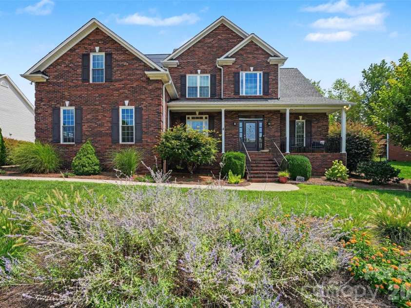 5107 Summerell Avenue, Gastonia, NC 28056.  MLS# CAR4404907, YatesRealty ID 38435. 
