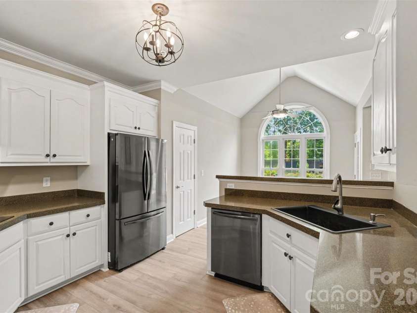 5107 Summerell Avenue, Gastonia, NC 28056.  MLS# CAR4404907, YatesRealty ID 38435. 