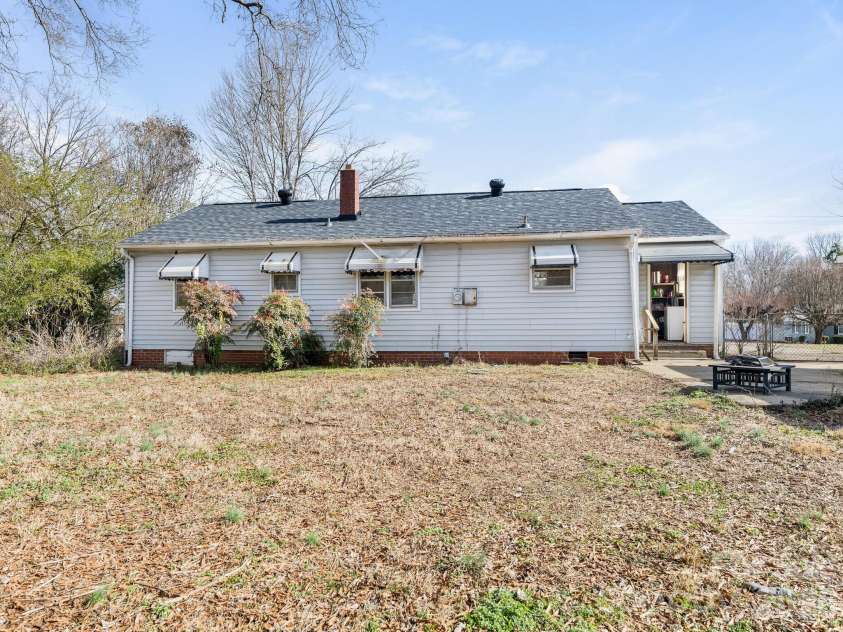 1729 Mt Gallant Road, Rock Hill, SC 29732.  MLS# CAR4340239, YatesRealty ID 3844. 