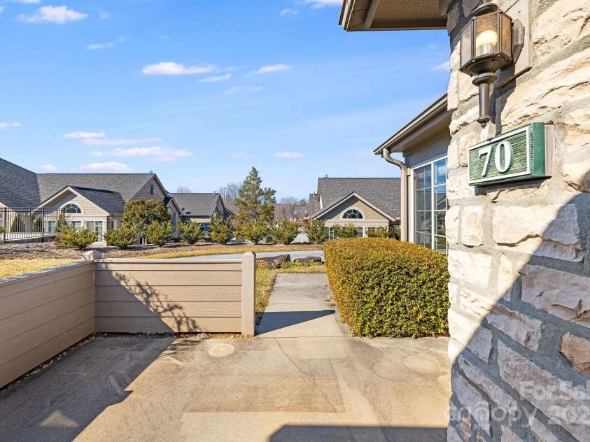 70 Summerfield Place, Flat Rock, NC 28731.  MLS# CAR4220615, YatesRealty ID 3844. 