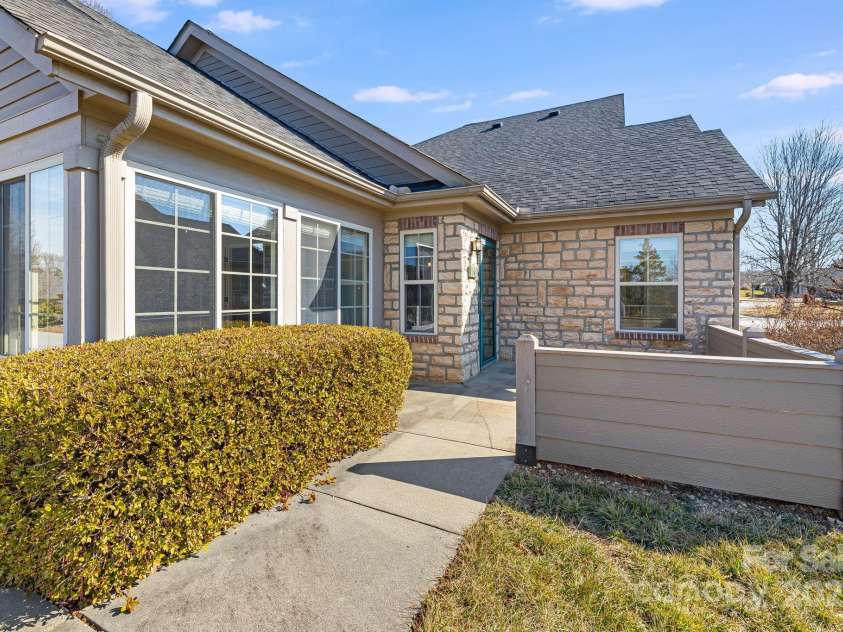 70 Summerfield Place, Flat Rock, NC 28731.  MLS# CAR4220615, YatesRealty ID 3844. 