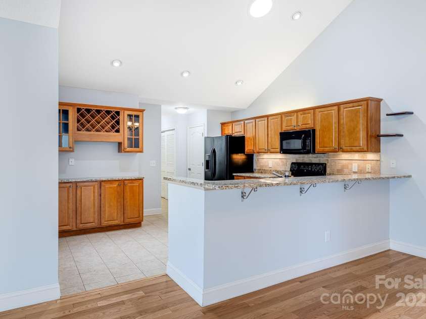 70 Summerfield Place, Flat Rock, NC 28731.  MLS# CAR4220615, YatesRealty ID 3844. 
