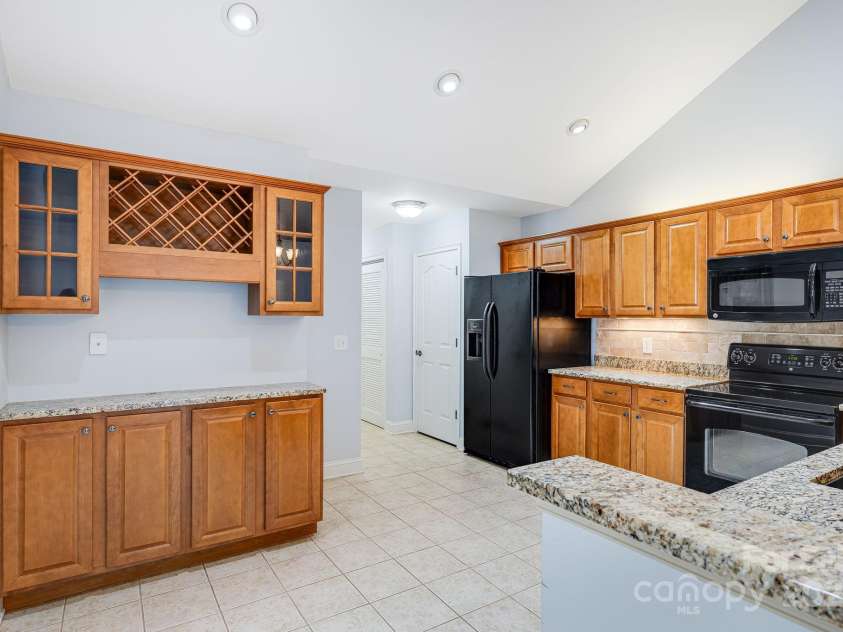 70 Summerfield Place, Flat Rock, NC 28731.  MLS# CAR4220615, YatesRealty ID 3844. 