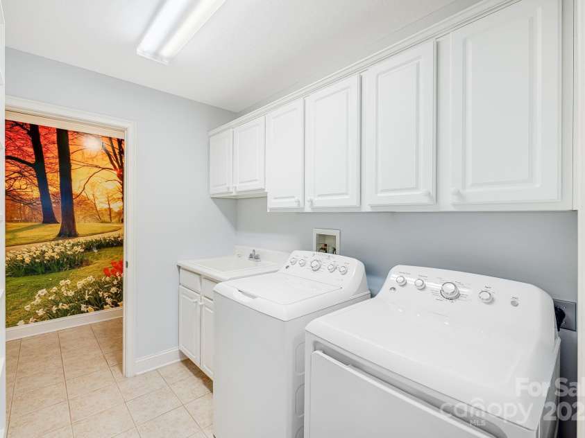 70 Summerfield Place, Flat Rock, NC 28731.  MLS# CAR4220615, YatesRealty ID 3844. 