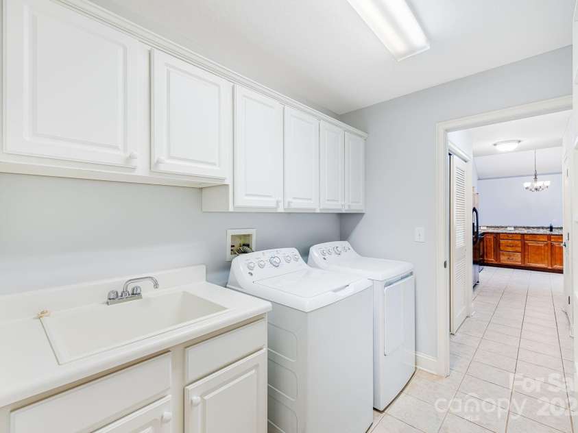 70 Summerfield Place, Flat Rock, NC 28731.  MLS# CAR4220615, YatesRealty ID 3844. 