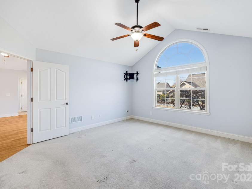 70 Summerfield Place, Flat Rock, NC 28731.  MLS# CAR4220615, YatesRealty ID 3844. 